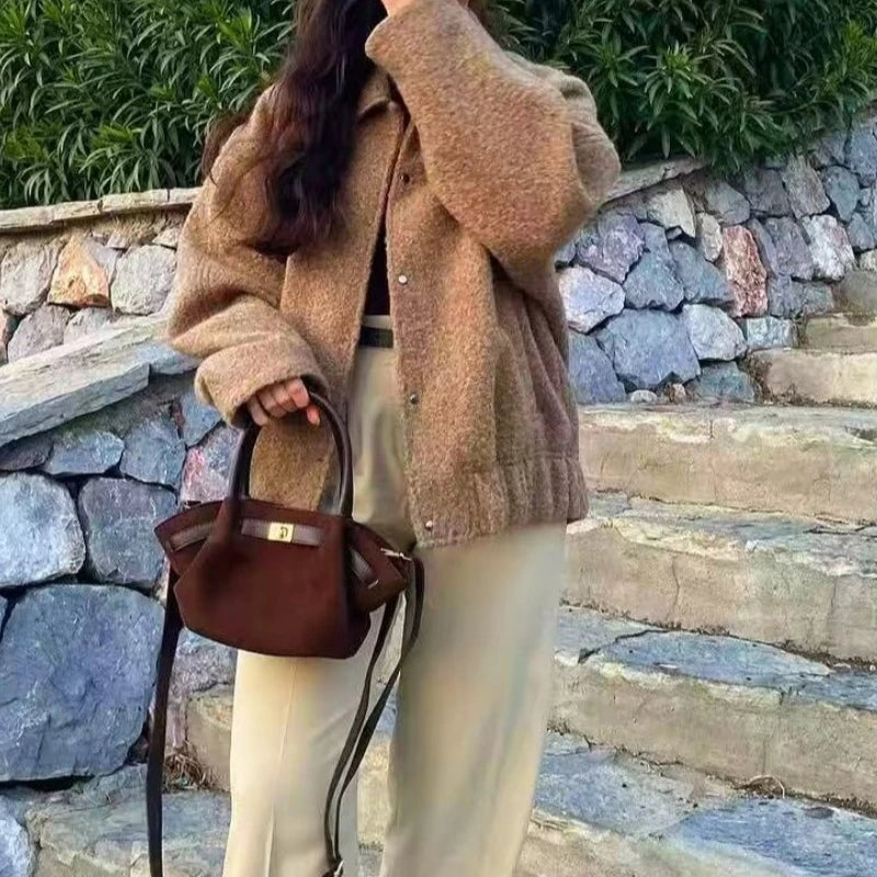 Jaqueta Feminina Retrô em Lã Premium