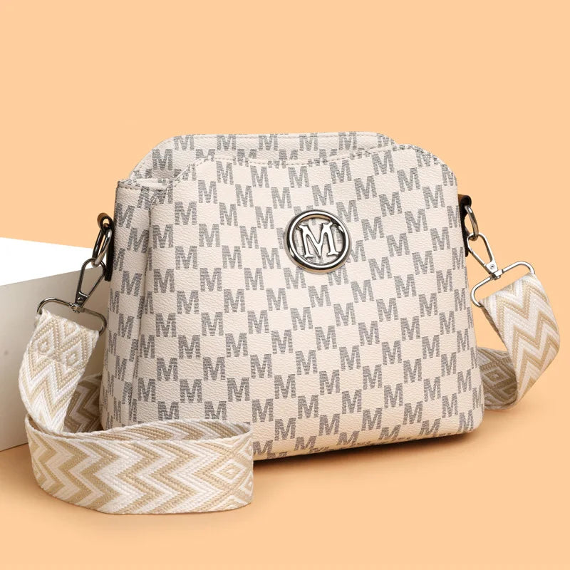 Bolsa Feminina Retrô Crossbody Premium com Detalhe Dourado Fashion