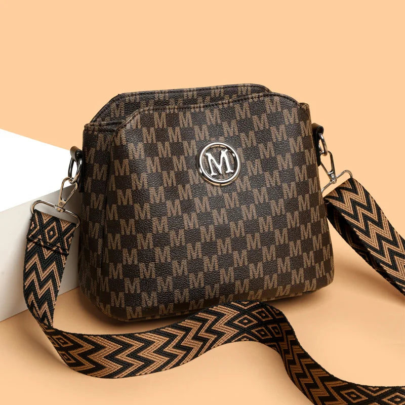 Bolsa Feminina Retrô Crossbody Premium com Detalhe Dourado Fashion